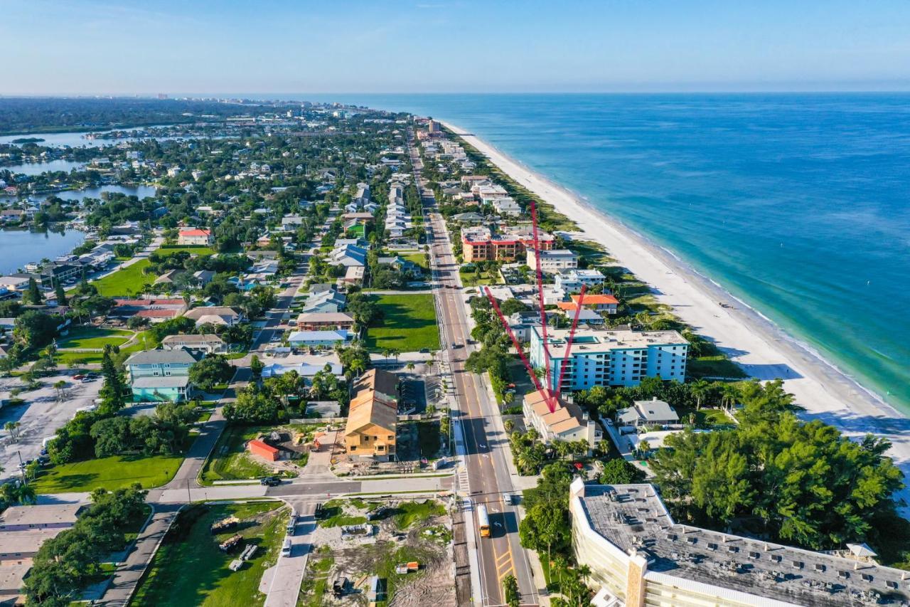 Apartamento 100 Steps To Beautiful Indian Rocks Beach, Oceanside, 2 Bedroom Updated *